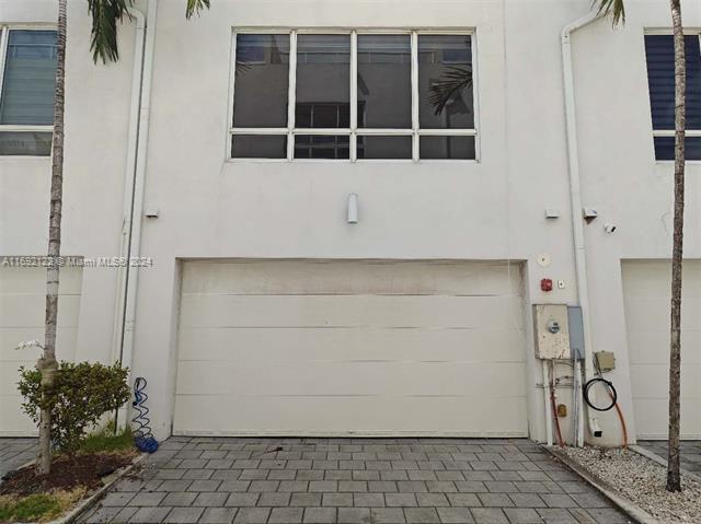 Foto del edificio - 6661 NW 105th Ct