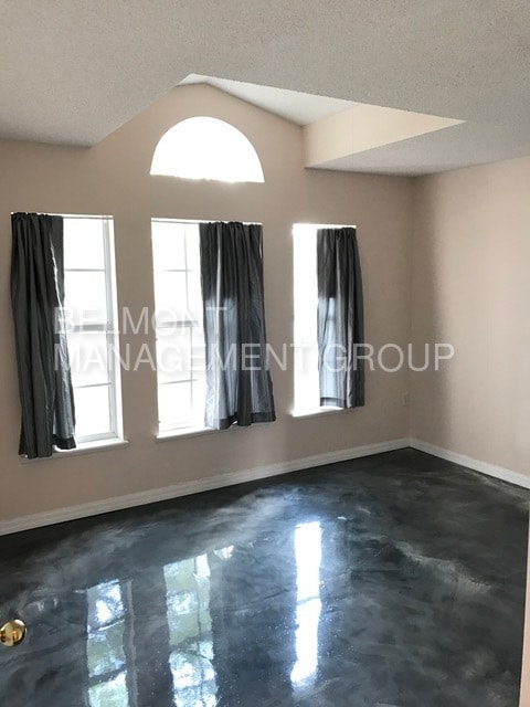 Building Photo - 1009 Mardi Gras Dr