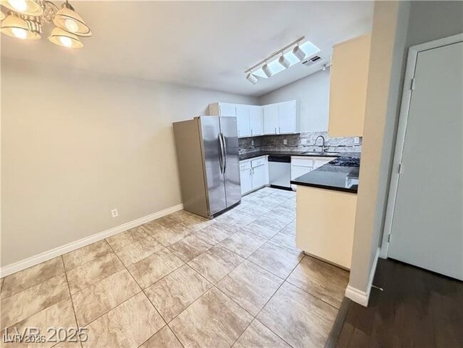 Foto del edificio - 1913 Poppy Hill St