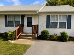 Building Photo - 220 Nowlin Dr