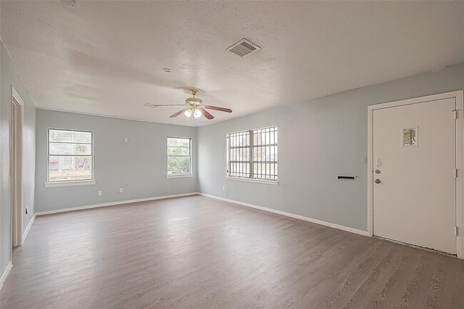Building Photo - 9302 Fairland Dr