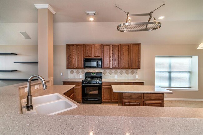 Foto del edificio - 8811 Sunforest Ln