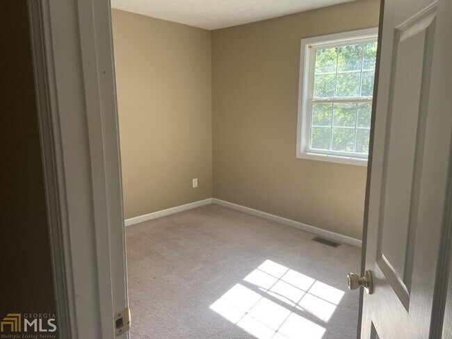 Building Photo - 619 Ridgeview Dr
