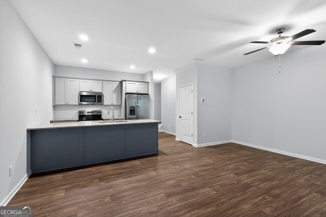 Building Photo - 3122 Meadowstone Ln SW