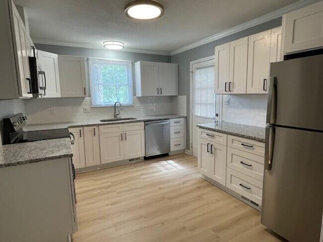 Foto del edificio - 4512 Jacqueline Lane - Bev Roberts Rentals...