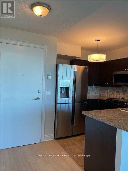 Building Photo - 15 Greenview Ave