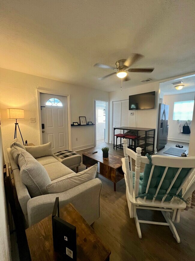 Foto del edificio - 2571 NW 18th Ct