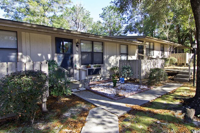 Foto del edificio - Hillcrest Villas