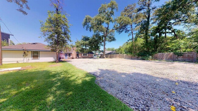 Foto del edificio - 25326 Oakhurst Dr