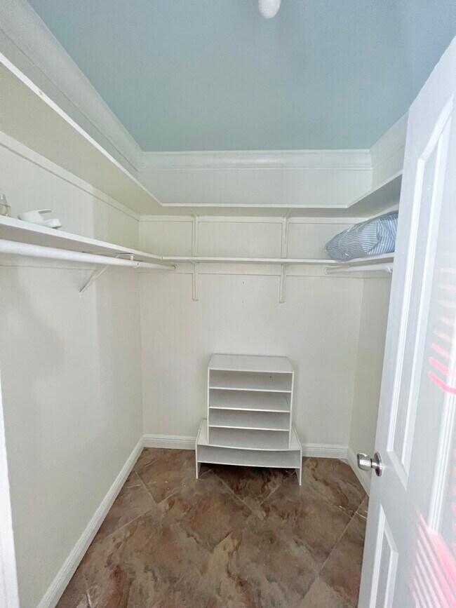Walk in closet - 3597 Holiday Rd