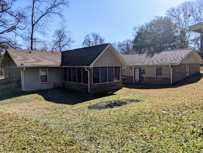 Building Photo - 338 Lee Rd 441