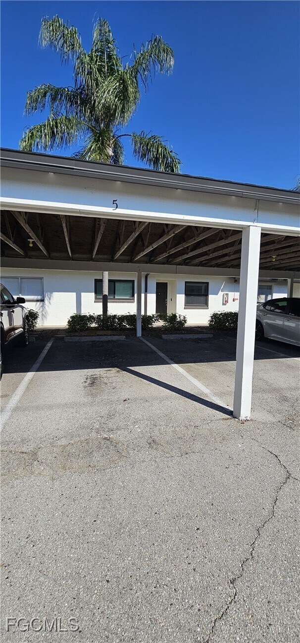 Foto del edificio - 1519 Cape Coral Pkwy W