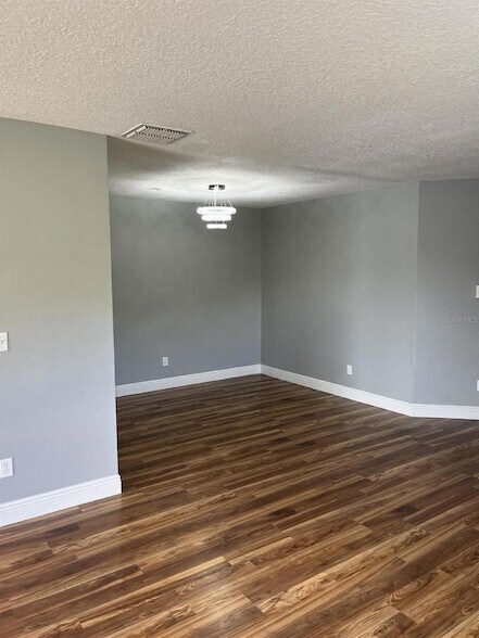 Foto del edificio - 13500 Applerose Ln