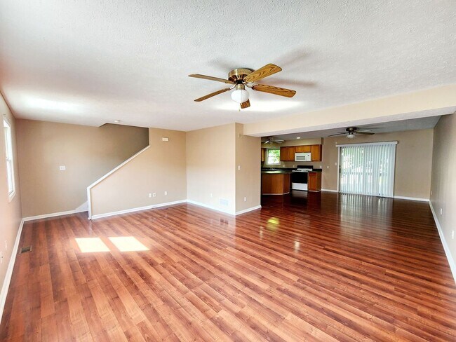 Building Photo - 3 Bedroom, 2.5 bath Close to WVUH/Med Cent...