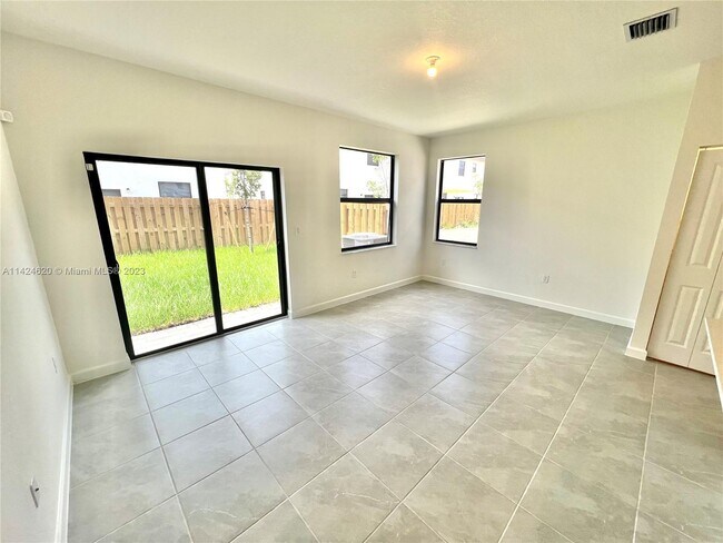 Foto del edificio - 23458 SW 127th Pl