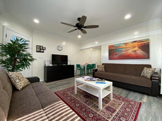 Foto del edificio - 1600 E 7th St