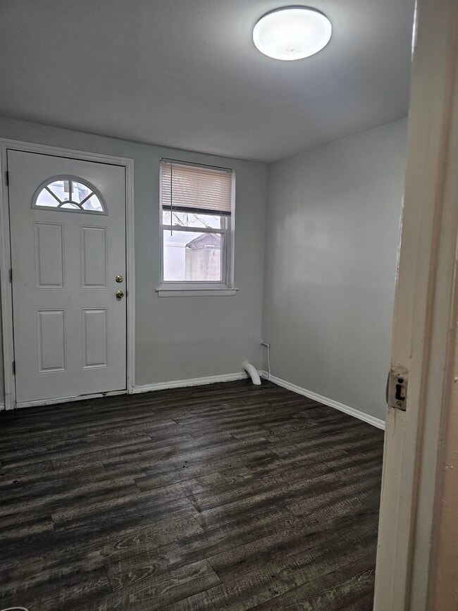 Building Photo - 38 Fisk St