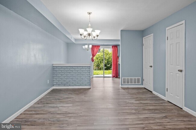 Building Photo - 1392 Argyle Way