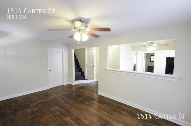 Foto del edificio - Updated spacious 5-bed with a fenced-in yard!