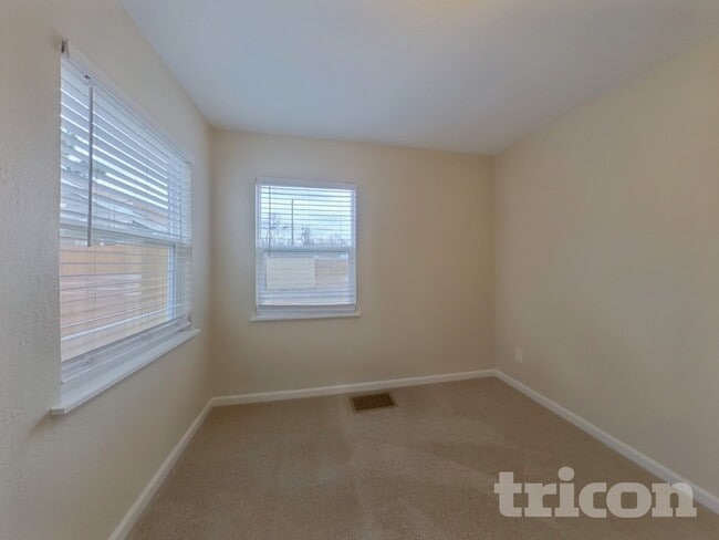 Building Photo - 1364 Ironton St