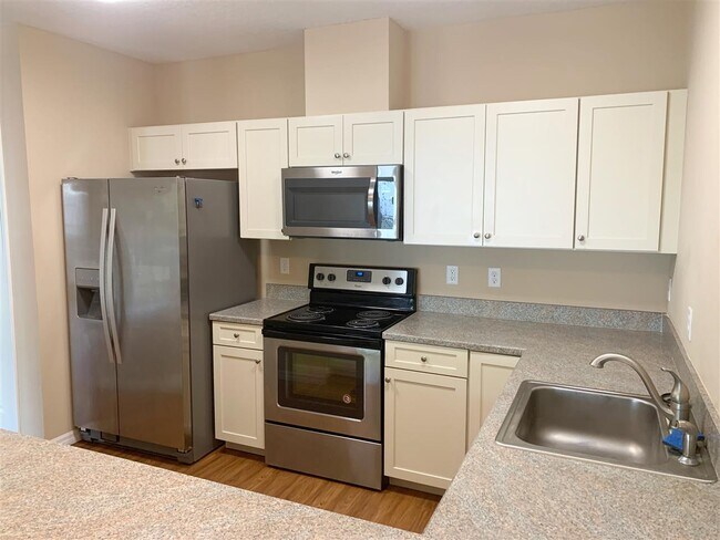 Building Photo - 129 De Haven St