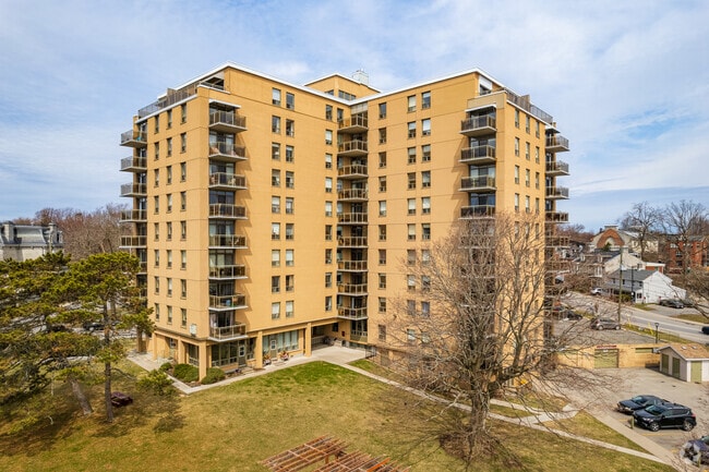 Building Photo - Simcoe
