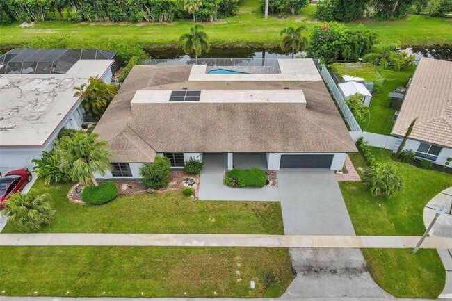 Foto del edificio - 16610 Royal Poinciana Ct