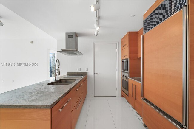 Foto del edificio - 495 Brickell Ave