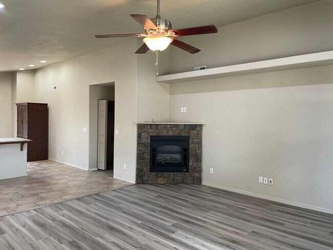 Building Photo - Great 3 Bedoom 2 Bath Home
