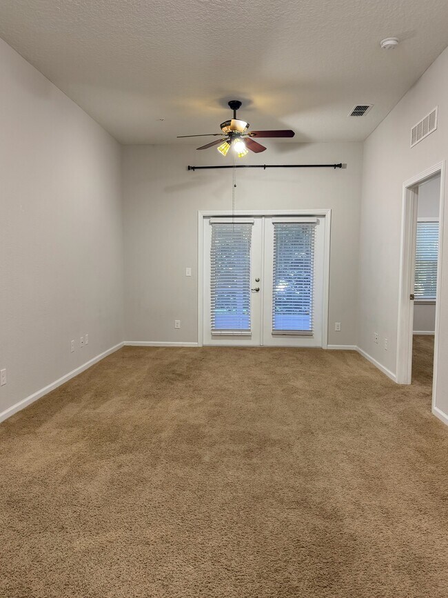 sala de estar - 200 Larkin Place