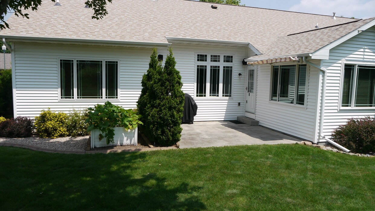 Building Photo - 324 Cordy Ln