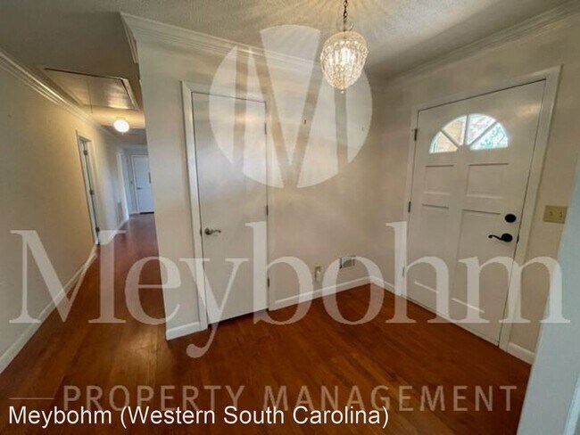 Foto del edificio - 4 br, 2 bath House - 204 Wildwood Drive