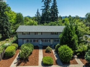 Building Photo - 1232 W 8th Ave