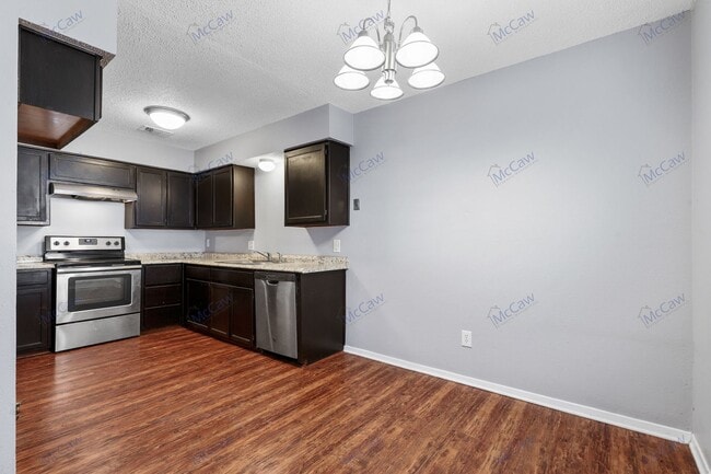 Building Photo - Cute 2/2 Duplex in Keller!