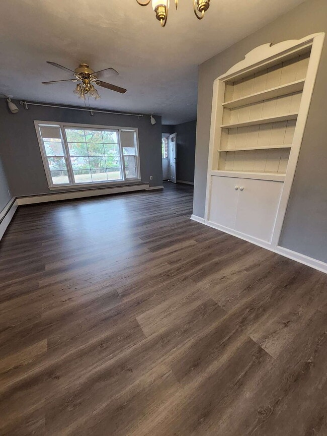 Photo - 13723 Dumfries Rd Apartment