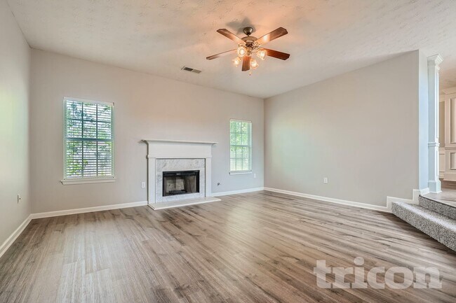 Building Photo - 552 Howell Dr