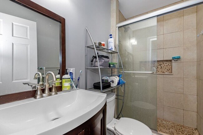 Building Photo - Amazing Missing Hill 4 Bed - 2 Bath