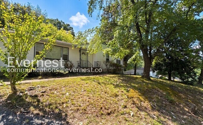 Foto del edificio - 3744 Thrushwood Dr