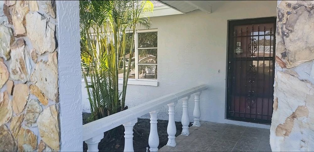 Primary Photo - Renovated home in Clearwater