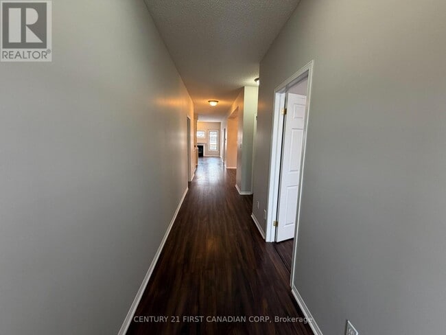 Building Photo - 332 Ambleside Dr