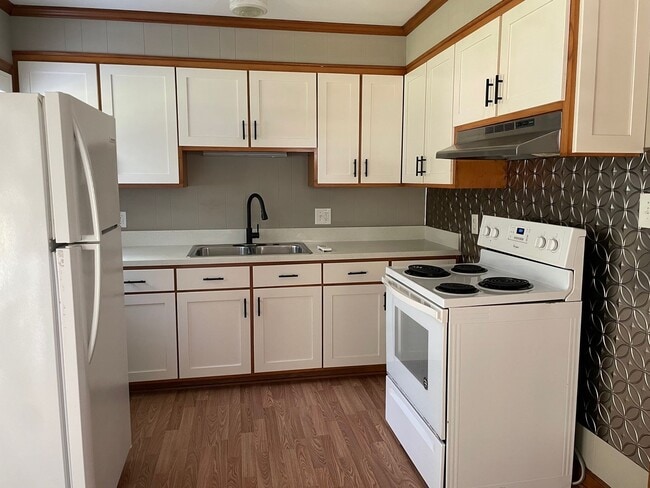 Building Photo - 2 bed, 1 bath house located in Siler City!