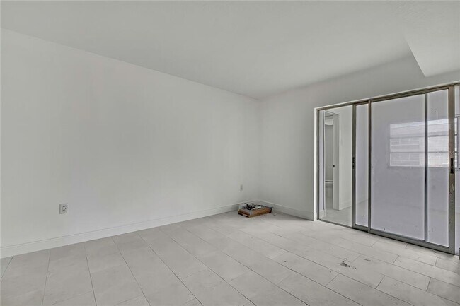 Foto del edificio - 5242 Opal Ln