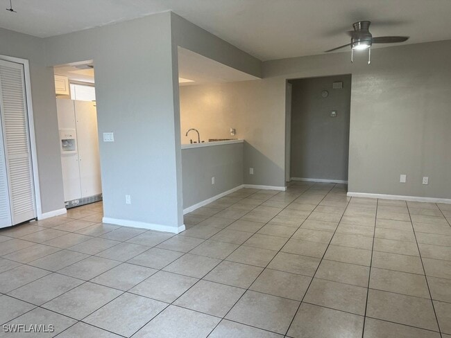 Building Photo - 502 NE 25th Ave