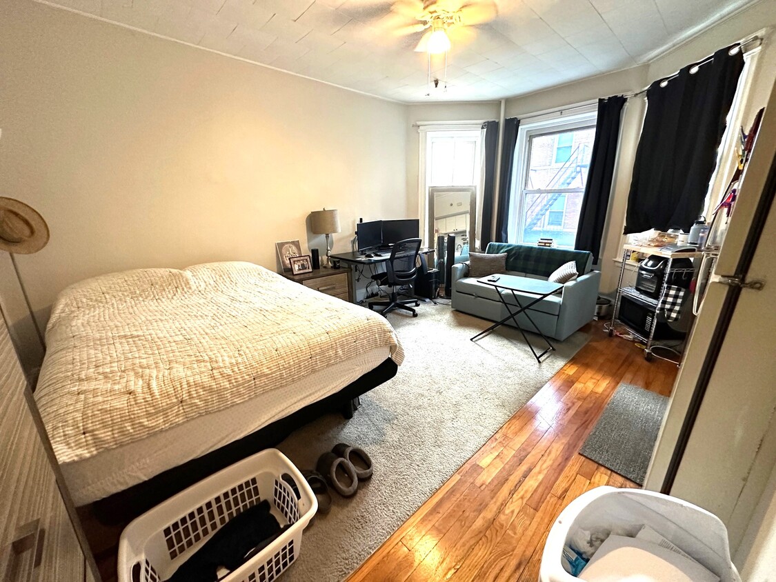 Foto principal - 1330 Commonwealth Ave
