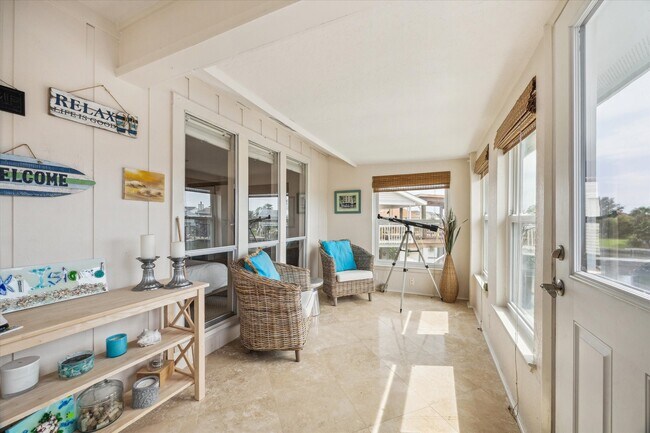 Foto del edificio - 1423 Mango Dr