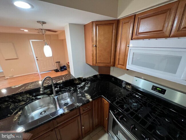 Foto del edificio - 5930 Havener House Way