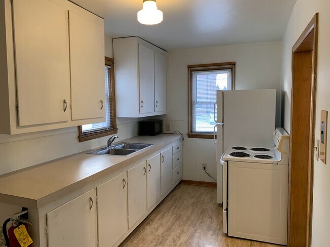 Foto del edificio - 1209-11 1/2 11 1/2 St N