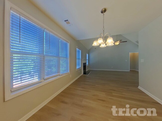 Foto del edificio - 110 Andrews Ct