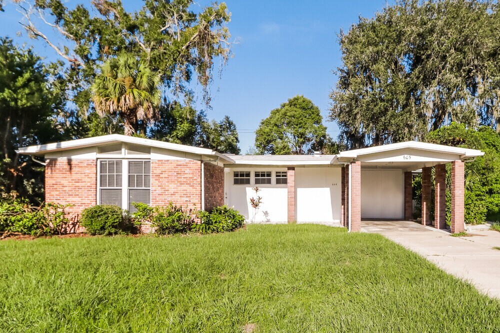 Foto principal - 605 W River Dr