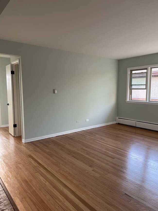 Building Photo - 839 Lathrop Ave
